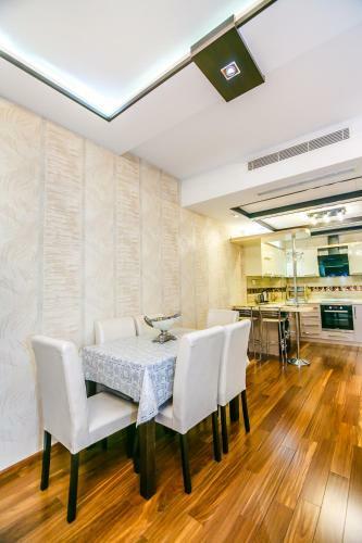 Apartment On Port Baku