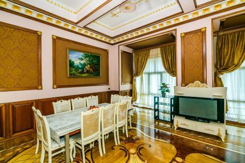 Apartment On Bentley