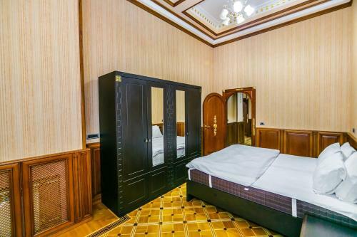 Apartment On Bentley
