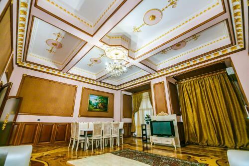 Apartment On Bentley
