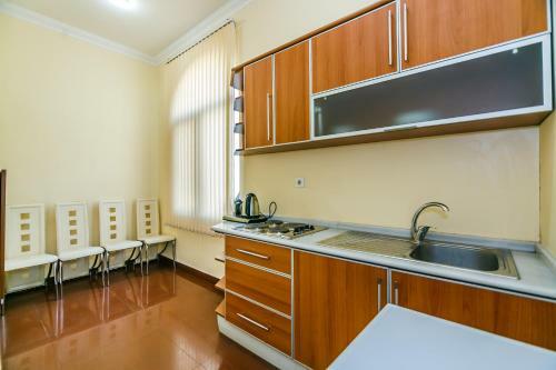 Apartment On Center Mc Donalds