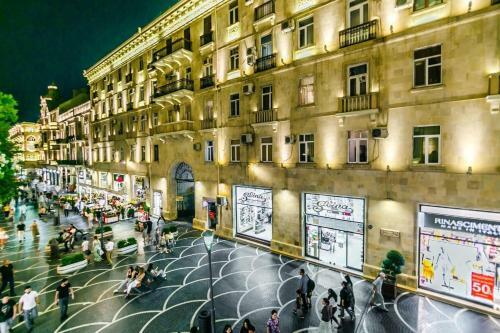 Apartment On Mc Donalds