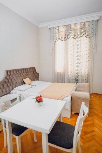 White House Hotel & Spa