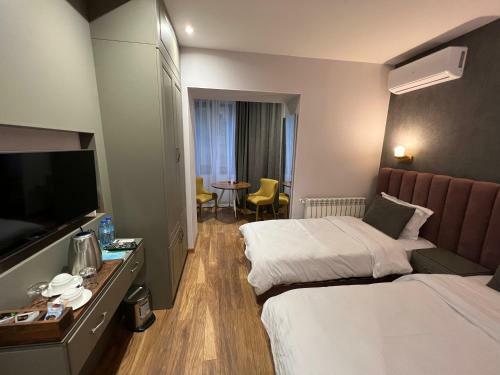 Ch Hotel