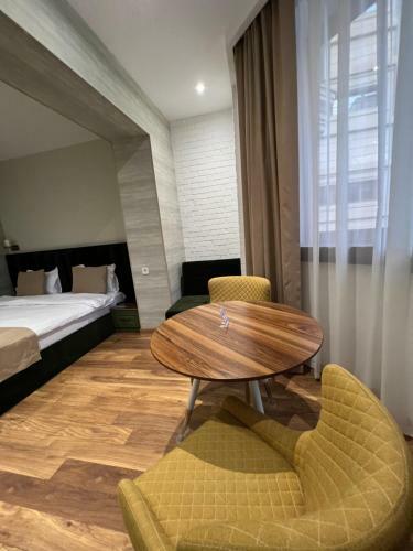 Ch Hotel