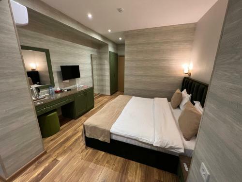 Ch Hotel