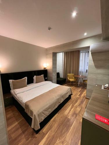 Ch Hotel