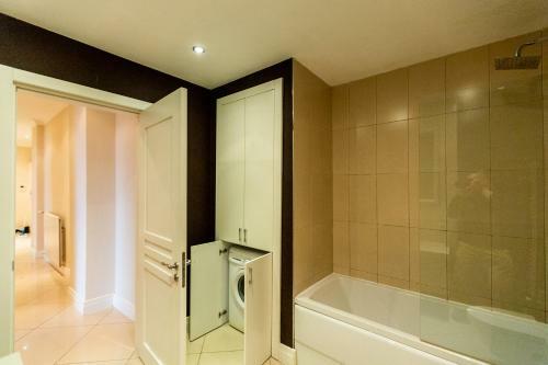 Luxury Central Seaview Apartment