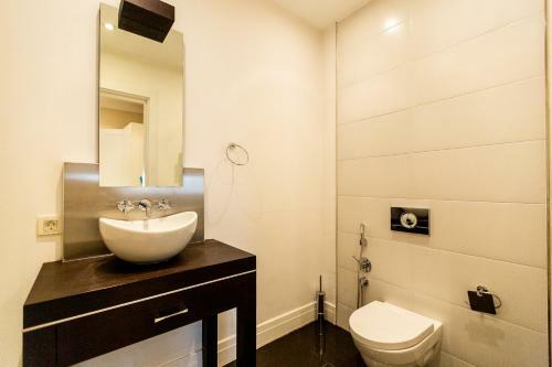 Luxury Central Seaview Apartment