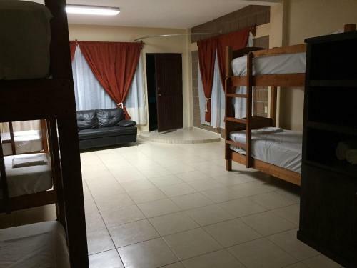 Hostal Aquismon
