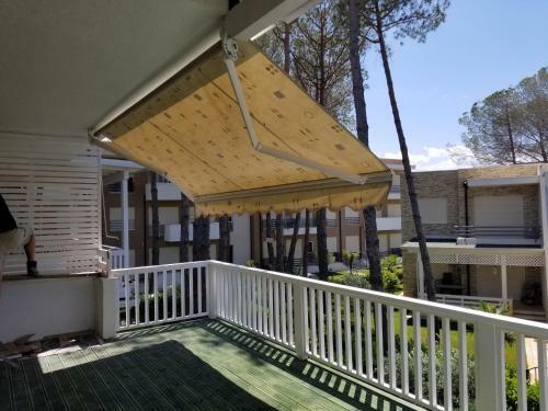 Beach Veranda Home, Gjiri I Lalzit