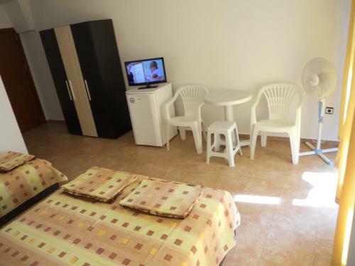 Hostal ???? "????"- ????????? ??????? ?? 100 ?????