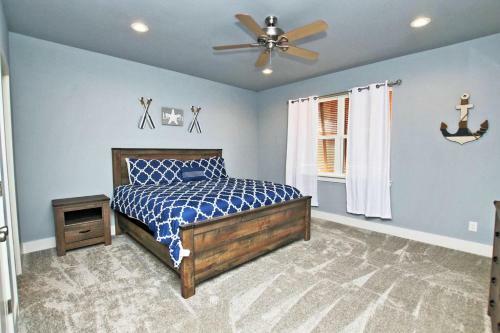 Romeo Beach By Youngs Suncoast