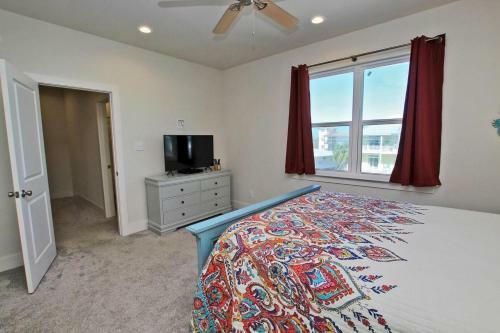 Romeo Beach By Youngs Suncoast