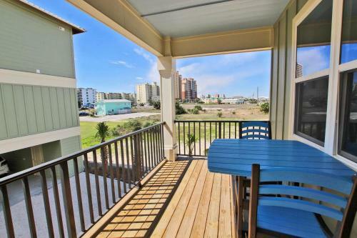 Romeo Beach By Youngs Suncoast