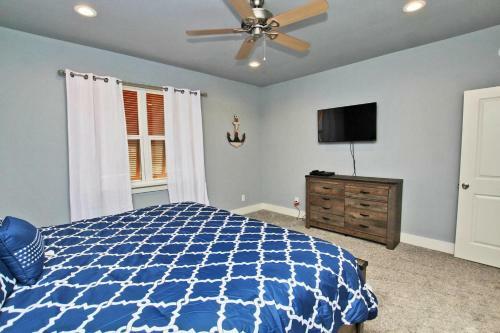 Romeo Beach By Youngs Suncoast