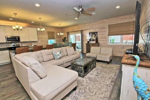 Romeo Beach By Youngs Suncoast