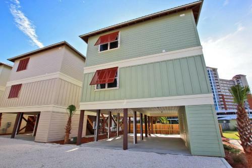 Romeo Beach By Youngs Suncoast