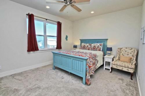 Romeo Beach By Youngs Suncoast