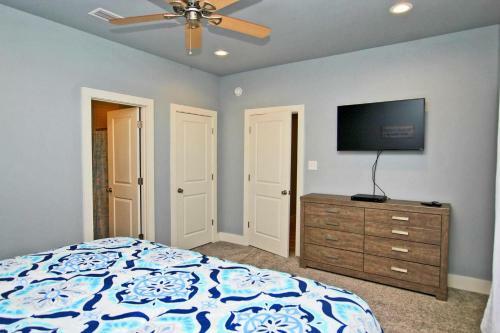 Romeo Beach By Youngs Suncoast