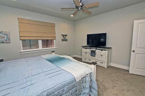 Romeo Beach By Youngs Suncoast