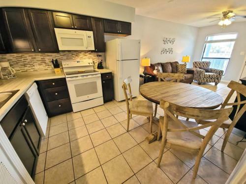 Cove By Youngs Suncoast