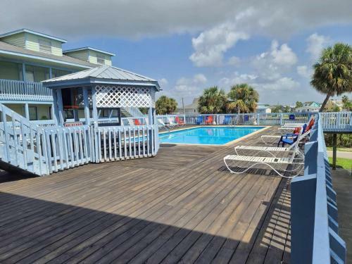 Cove By Youngs Suncoast