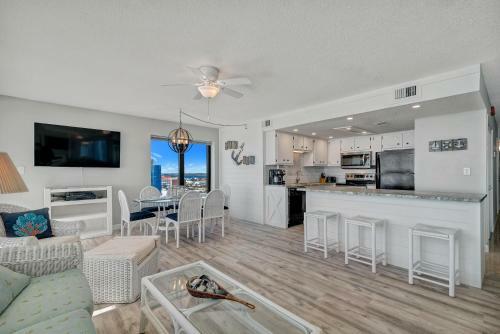 Island Winds West Unit 880