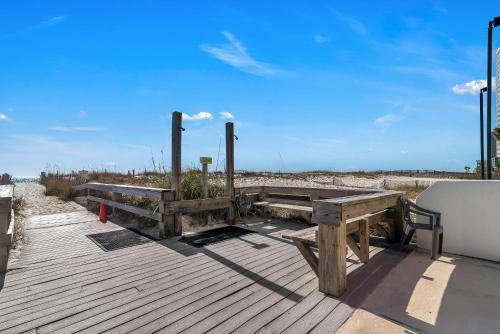 Island Winds West Unit 880
