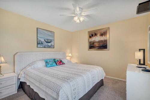 Island Winds West Unit 880