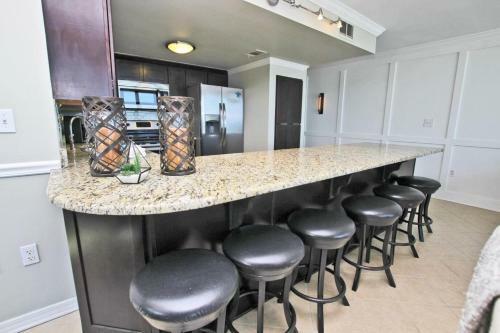 Island Winds West 280 By Youngs Suncoast