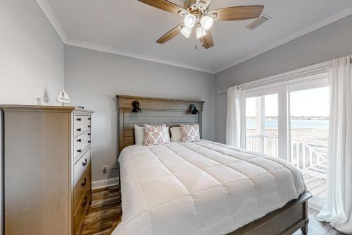 Coral Sunset Cottage