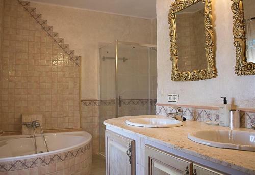 Villa Mansour 20 Mins From Marbella