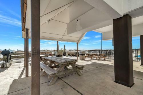 Island Winds West Unit 580