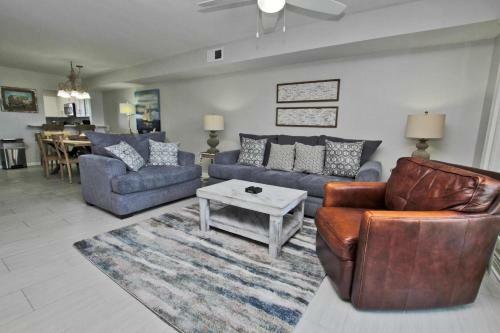 Summerhouse West By Youngs Suncoast