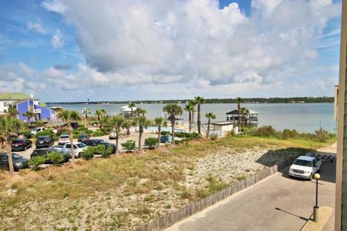 Summerhouse West By Youngs Suncoast
