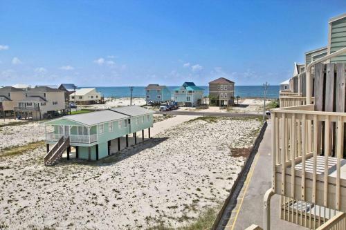 Summerhouse West By Youngs Suncoast