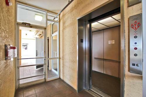 Westwind 301 By Youngs Suncoast