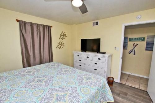 Castaways By Youngs Suncoast