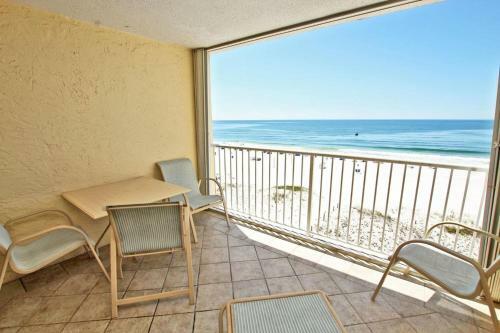 Castaways By Youngs Suncoast