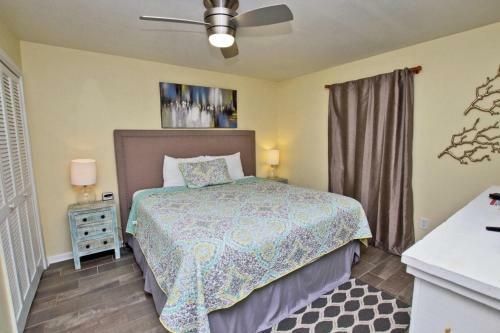 Castaways By Youngs Suncoast