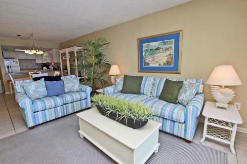 Castaways By Youngs Suncoast