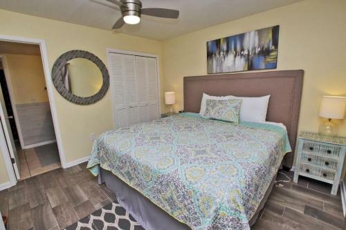 Castaways By Youngs Suncoast