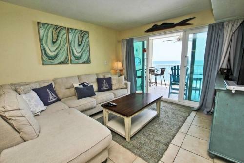 Castaways By Youngs Suncoast