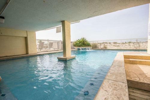 Castaways By Youngs Suncoast