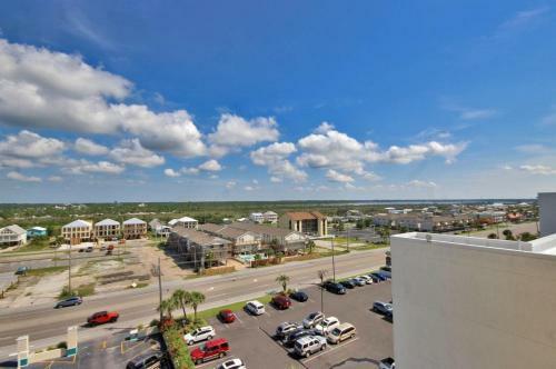 Castaways By Youngs Suncoast