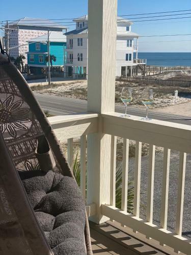 Pelican?s Perch - Tiki Bar, Pool, Gulf Views, Elevator!