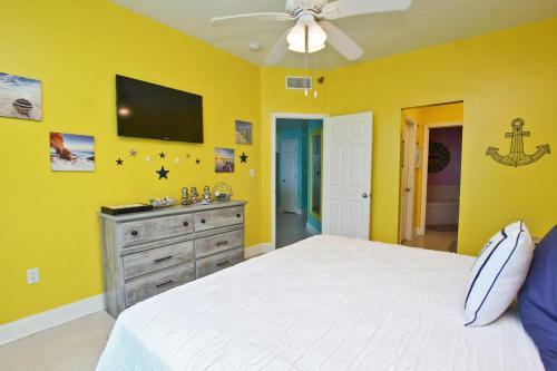 Lighthouse By Youngs Suncoast