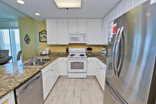 Lighthouse By Youngs Suncoast