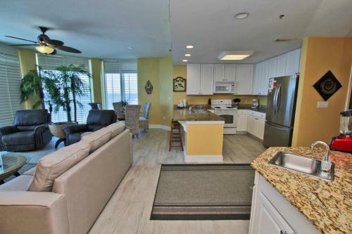 Lighthouse By Youngs Suncoast